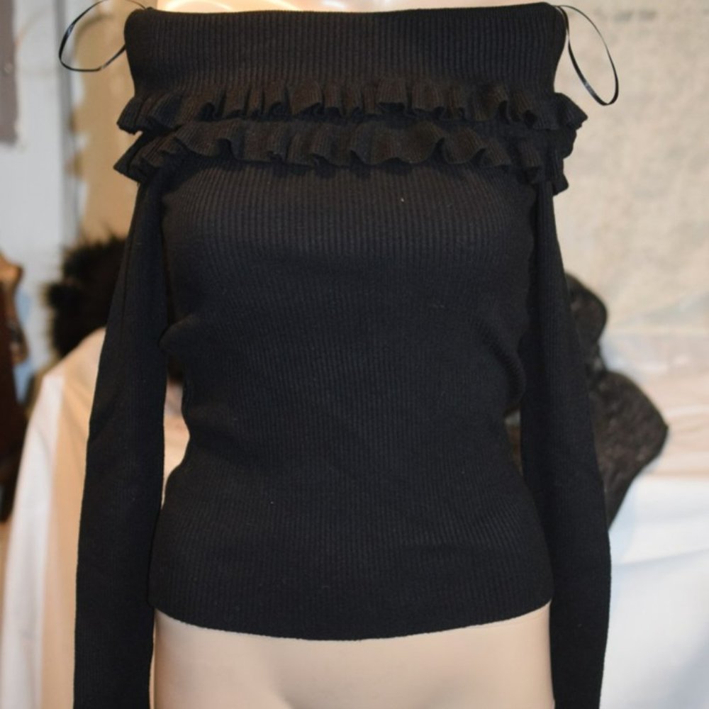 QED LONDON QED LDN Fitted Off Shoulder Sweater Blk